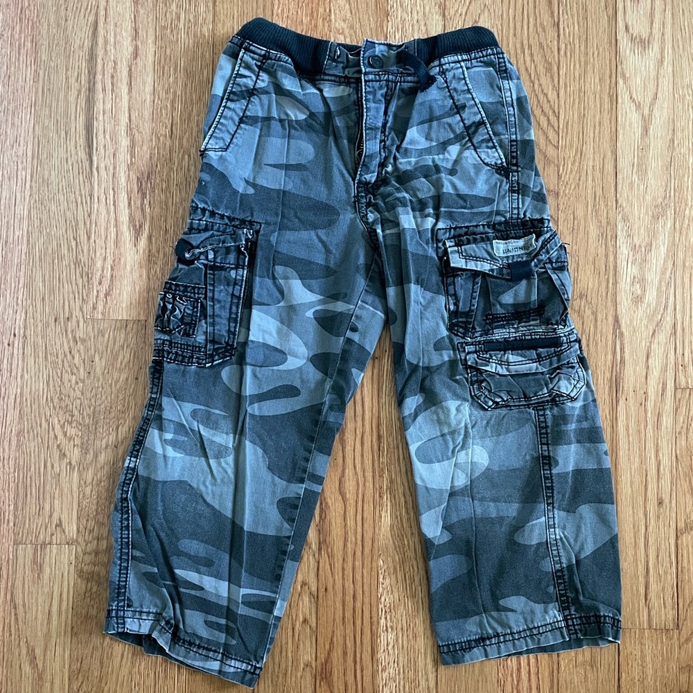 Boys Pants Size: 5